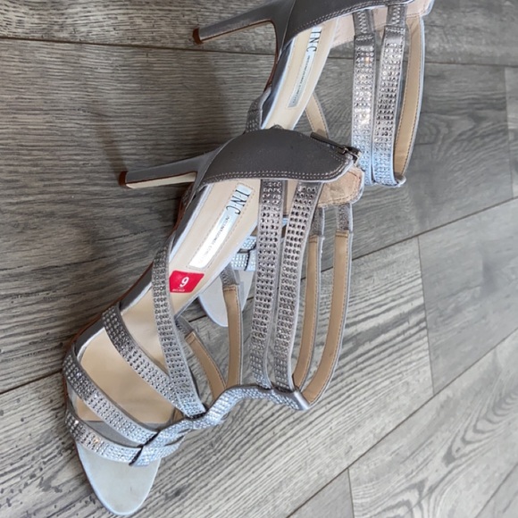 heels - Picture 2 of 7